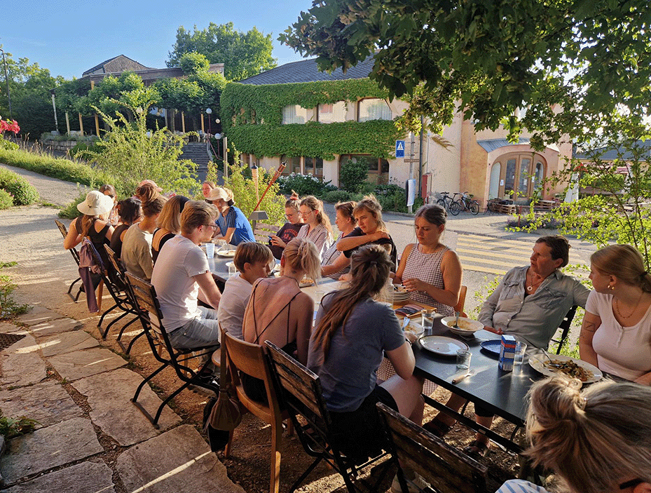 Essen und abendliches Zusammensein
