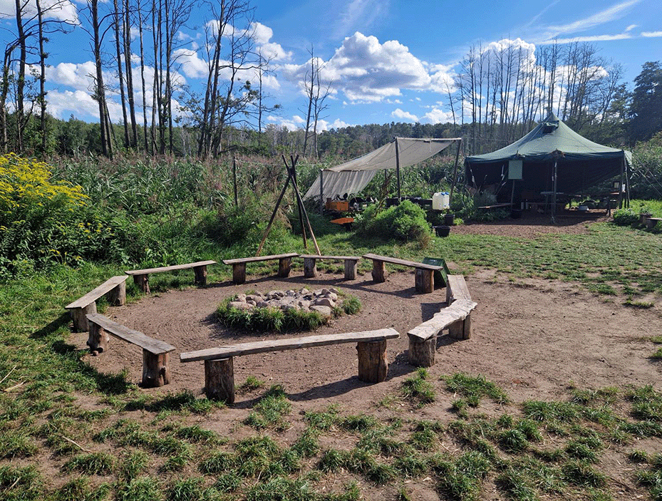 Camp der Wildnisschule Waldschrat in Hoppegarten