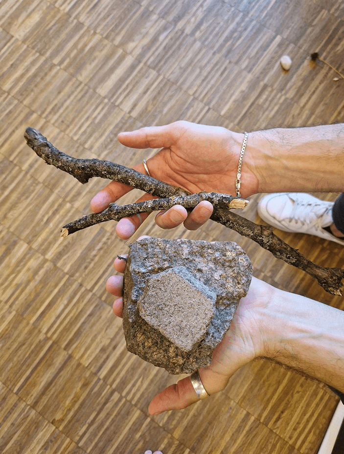 Die Qualität der Konsonanten der Sprache in Naturmaterialien wieder entdeckt