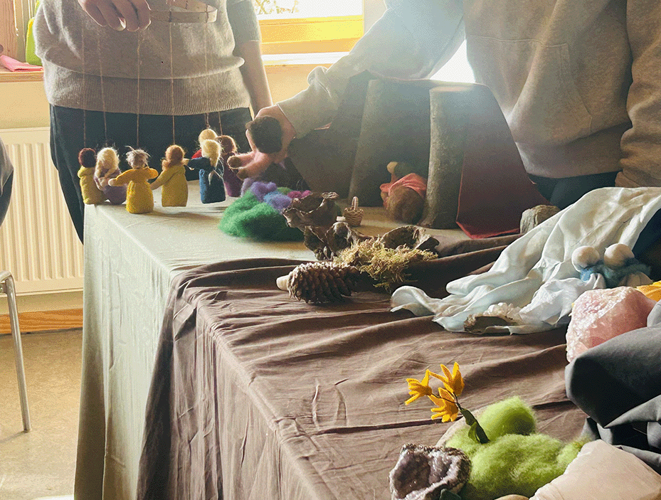 Puppenspiel im 1. Jahrsiebt